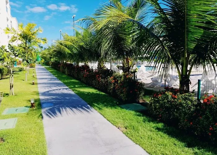 Palm Acqua Resort
